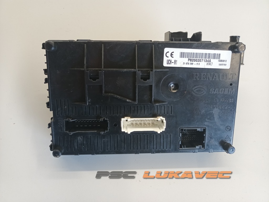 RENAULT CLIO 2 KUTIJA OSIGURAČA UCH N1 8200207134A