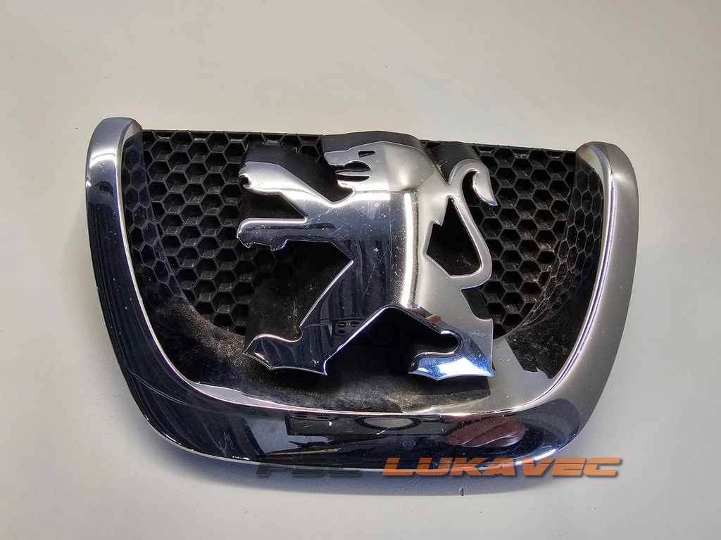 PEUGEOT 5008 PREDNJI ZNAK 303002001