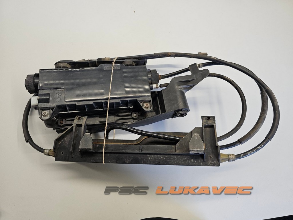RENAULT SCENIC 2 ELEKTRIČNA RUČNA KOČNICA 8200522625