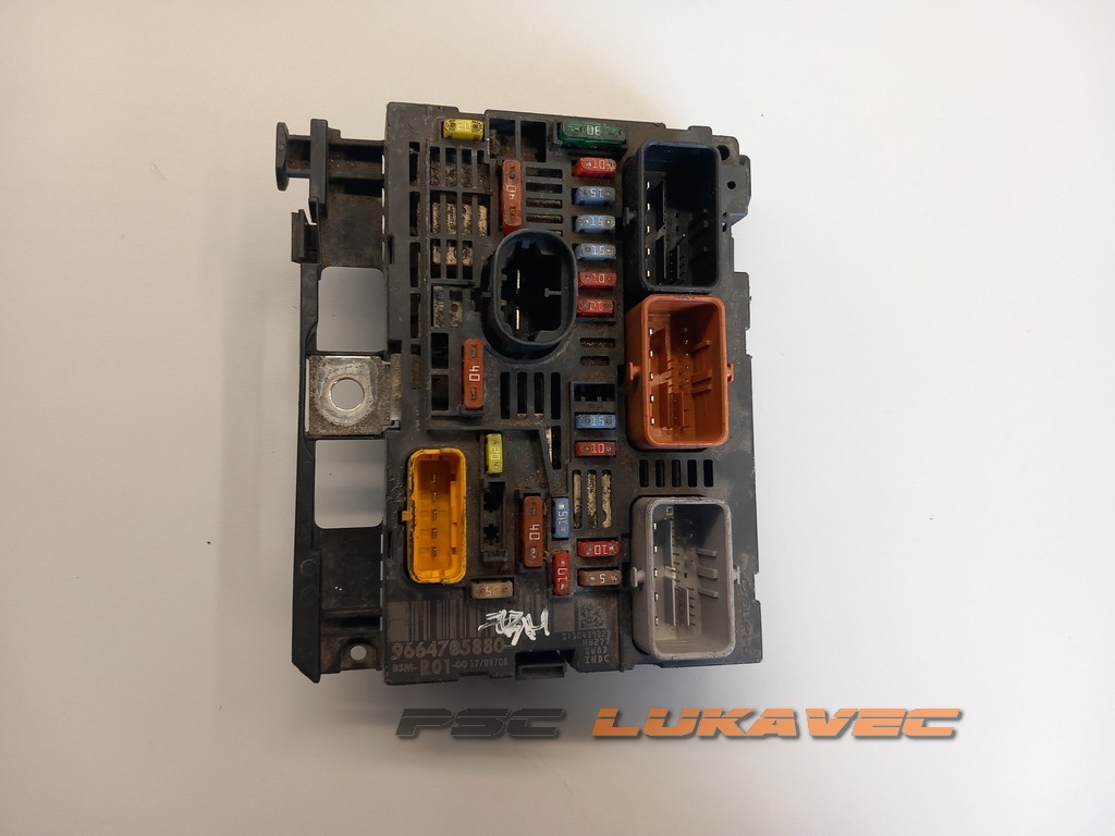 CITROEN C4 PICASSO KUTIJA OSIGURAČA 9664705880