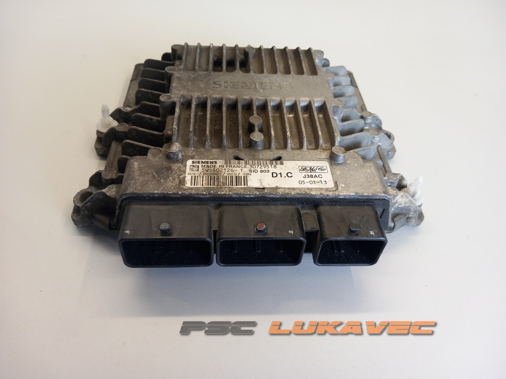 VOLVO V50 KOMPJUTER MOTORA 2.0 D 30729518 5WS40212G-T SID 803