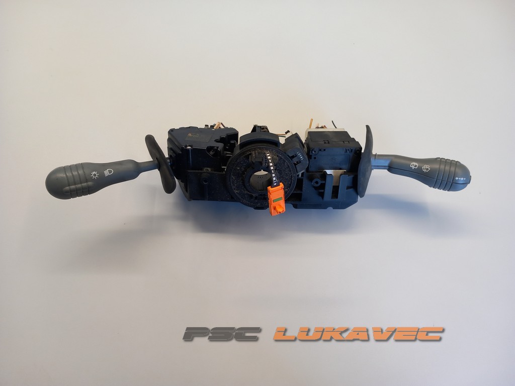 RENAULT TWINGO ZAVOJNICA VOLANA TWINGO RUČICE VOLANA 8200189937