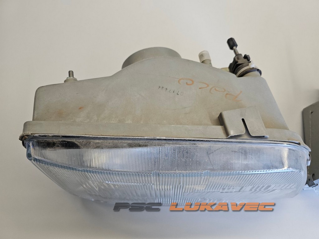 VW POLO PREDNJA SVJETLA POLO FAROVI 1997.