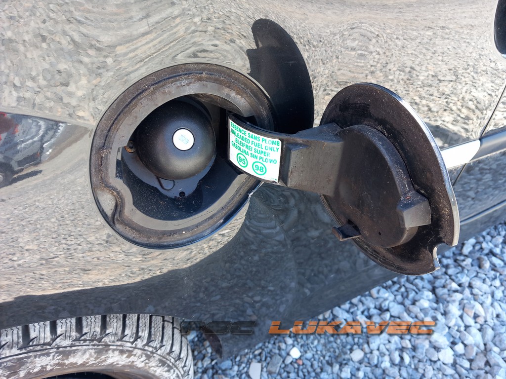 RENAULT TWINGO II POKLOPAC REZERVARA TWINGO II POKLOPAC SPREMNIKA