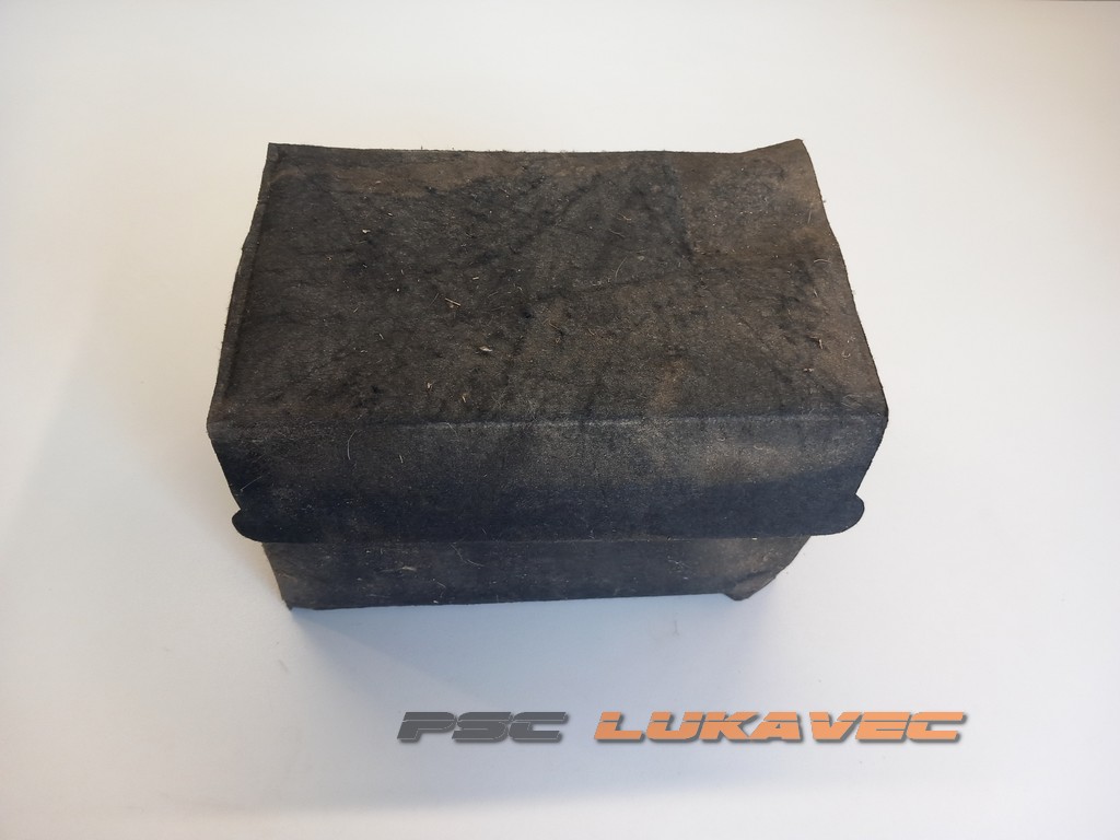 VW PASSAT B8 FLIC AKUMULATORA B8 OBLOGA AKUMULATORA 5Q0915411E
