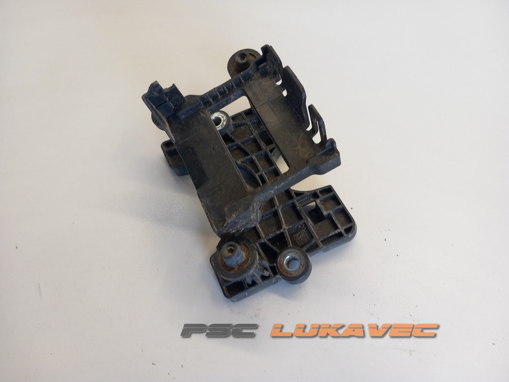 VW PASSAT B8 NOSAČ RADARA 3G0907704A