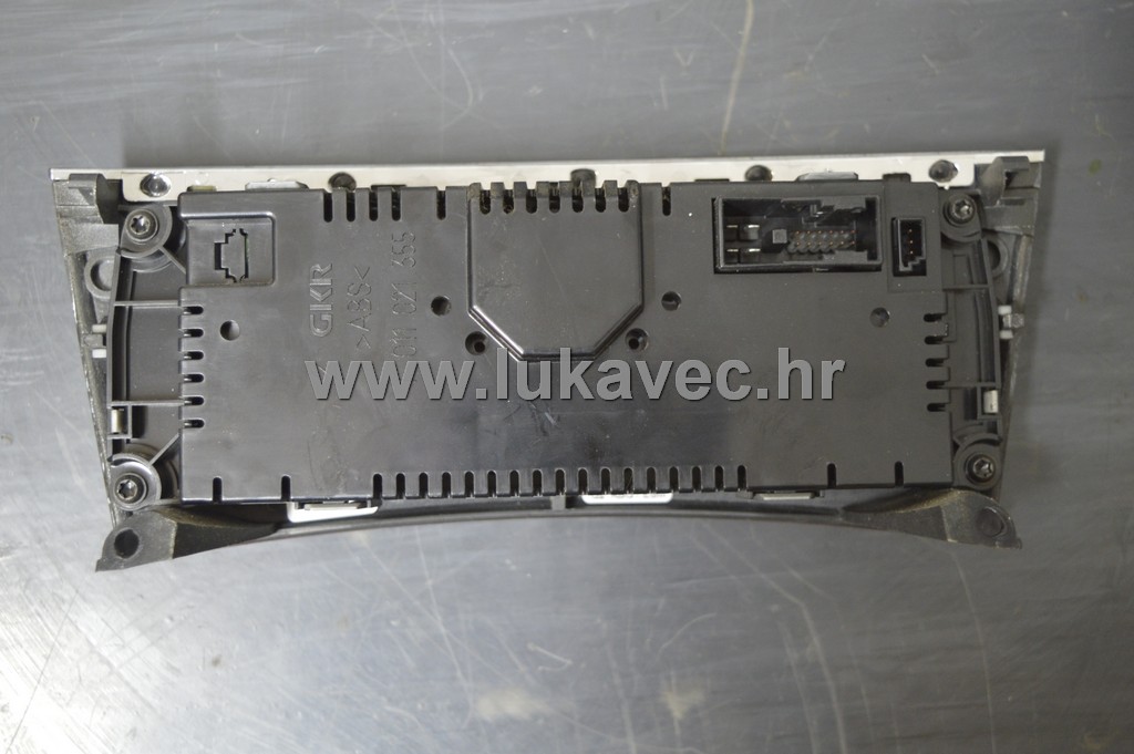 MERCEDES C-KLASA PREKIDAČI VENTILACIJE I KLIME A2038301785 2003.