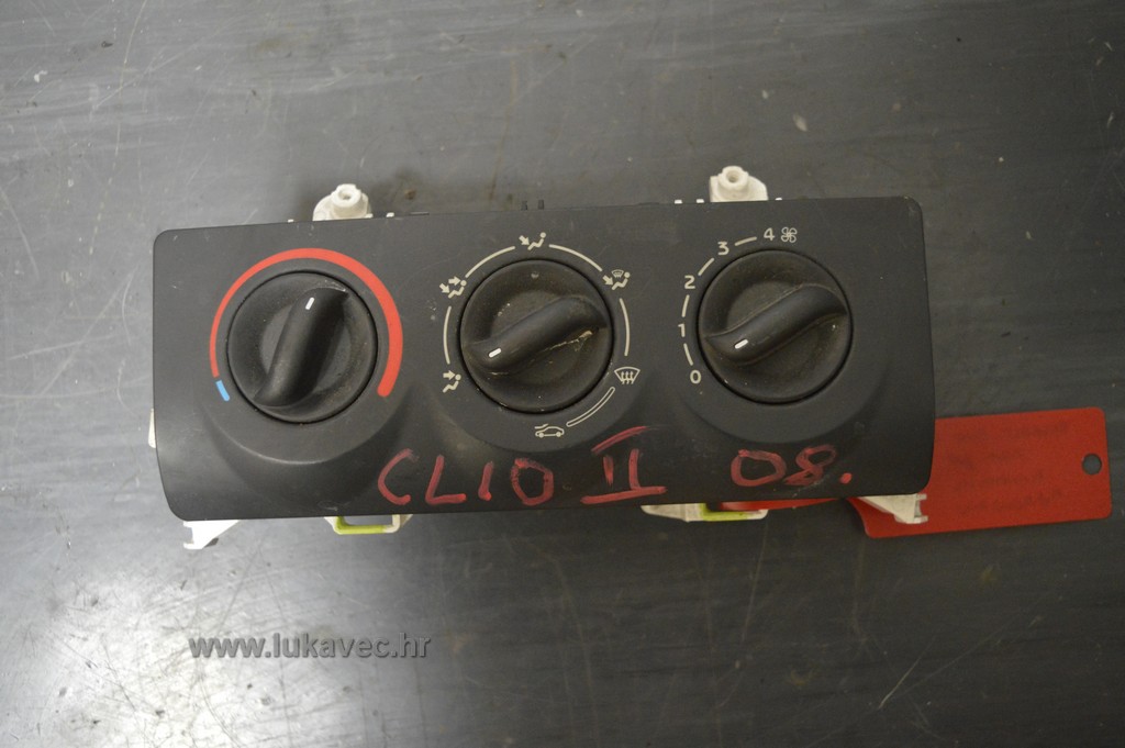 RENAULT CLIO 2 PREKIDAČI VENTILACIJE A82000200 2008.