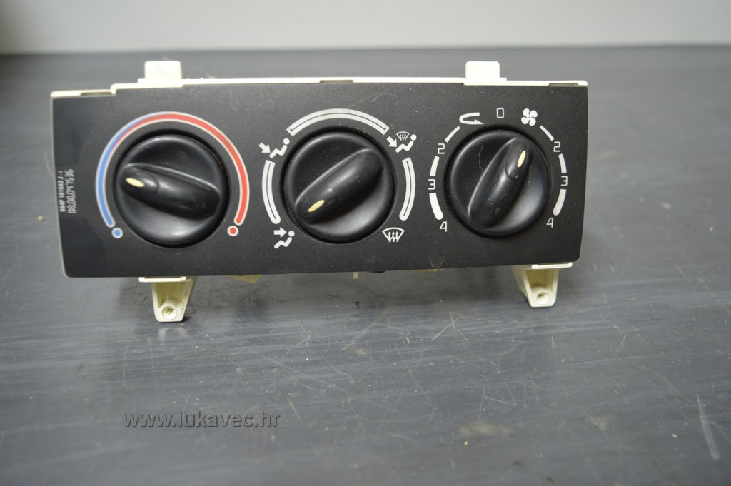 RENAULT MEGANE PREKIDAČI VENTILACIJE 662370R 2000.