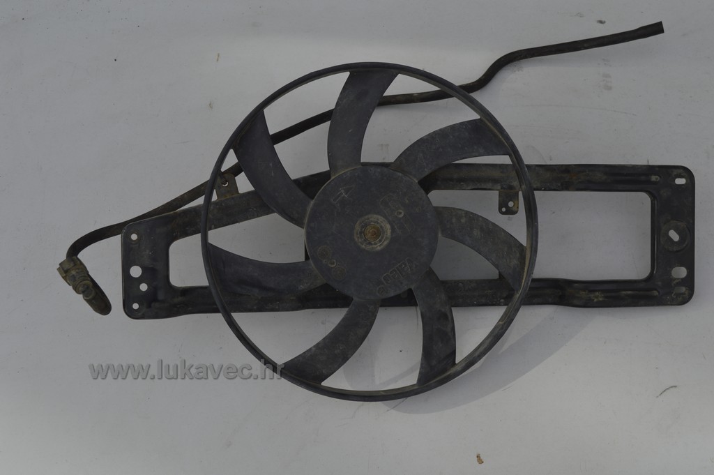 RENAULT TWINGO VENTILATOR HLADNJAKA MOTORA 1.2 16v 7700424839 2002.