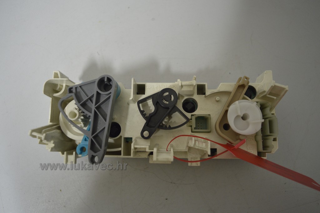 PEUGEOT PARTNER PREKIDAČI VENTILACIJE VALEO 030808E 2003.