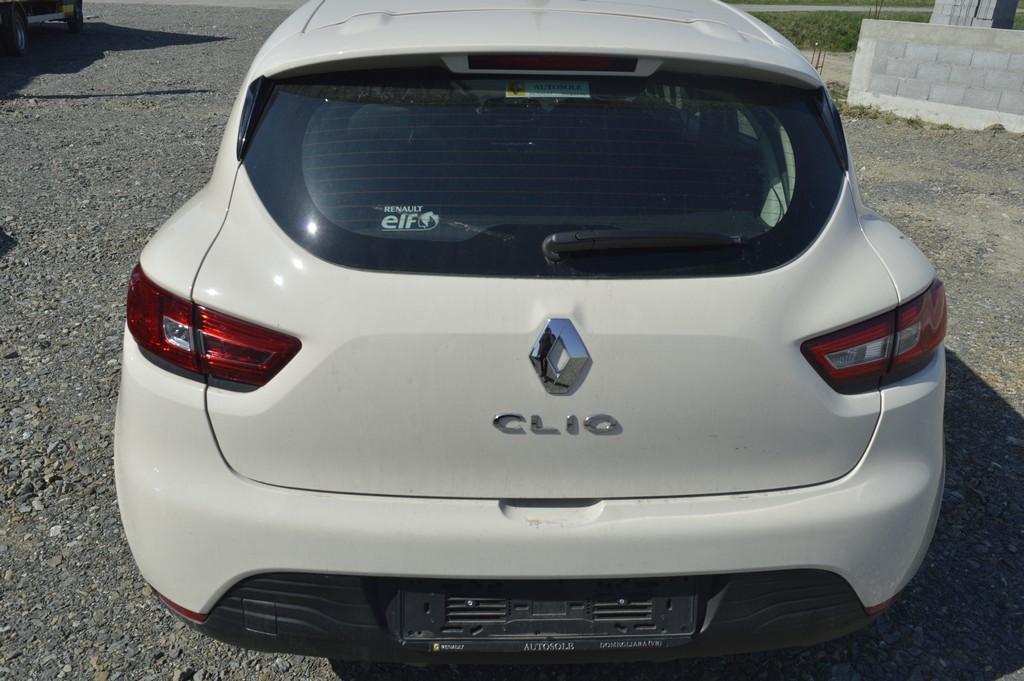 RENAULT CLIO 4 DIJELOVI CLIO 4 KARAMBOLIRAN 1.2 16v  2015.