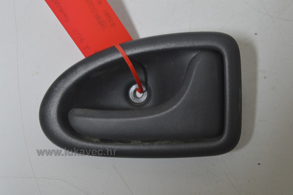 RENAULT CLIO 2 KVAKA VRATA PREDNJA DESNA 8200028995