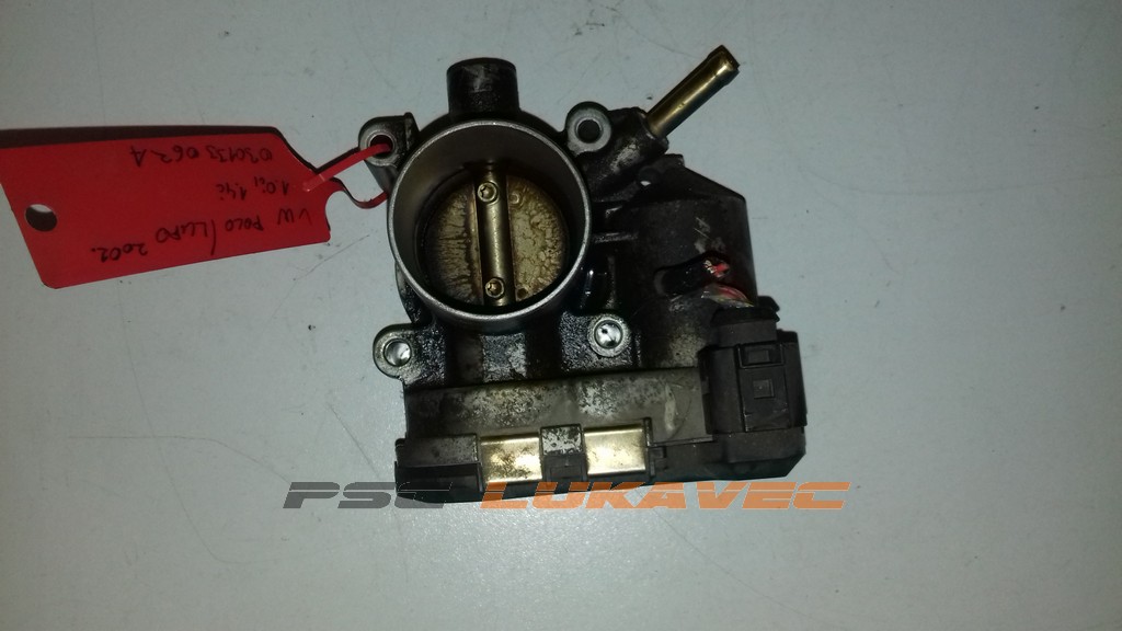 VW POLO 1.0i KLAPNA GASA 030133062A