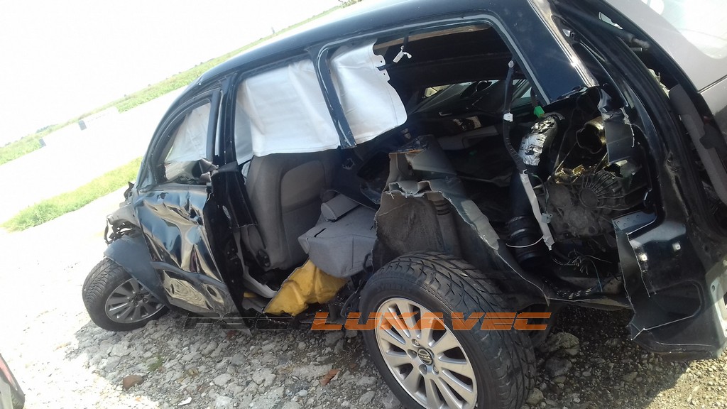 VOLVO V50 DIJELOVI VOLVO V50 KARAMBOL 2.0D