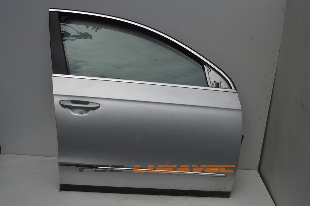 VW PASSAT VRATA PREDNJA DESNA 2007.