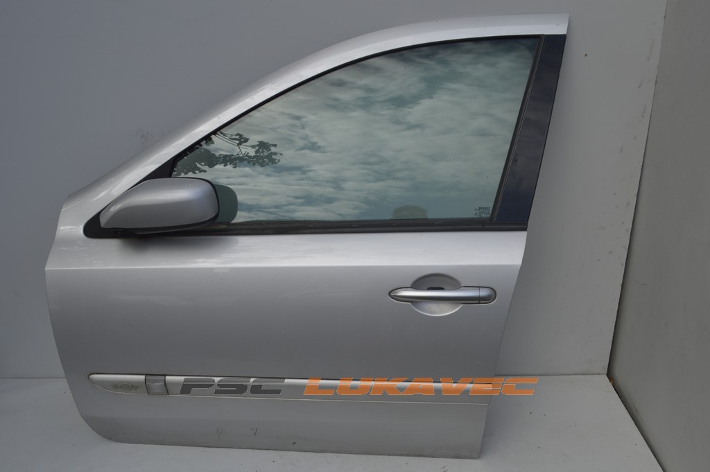 RENAULT LAGUNA 2 GRANDTOUR PREDNJA LIJEVA  2007.