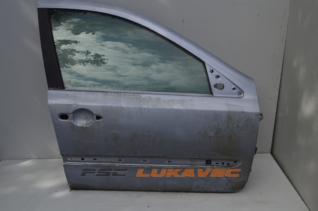 RENAULT LAGUNA 2 VRATA DESNA PREDNJA 2004.