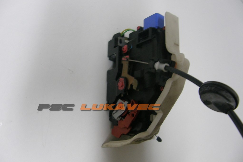 GOLF 5 BRAVA VRATA PREDNJA DESNA