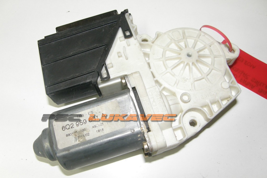 VW POLO PODIZAČ STAKLA MOTORIĆ 6Q2959801A 2004.