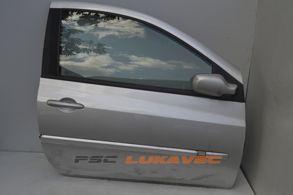 RENAULT CLIO 3 VRATA PREDNJA DESNA 2008.