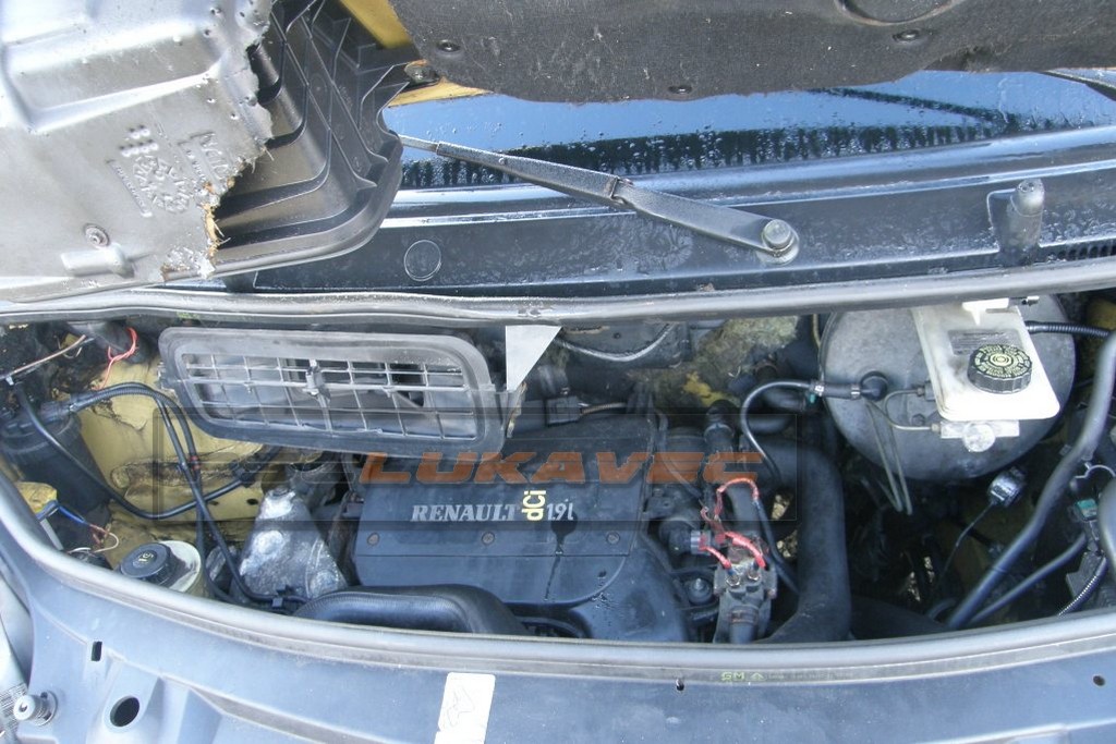 RENAULT TRAFIC MOTOR 1.9 DCI 74kW 2005.