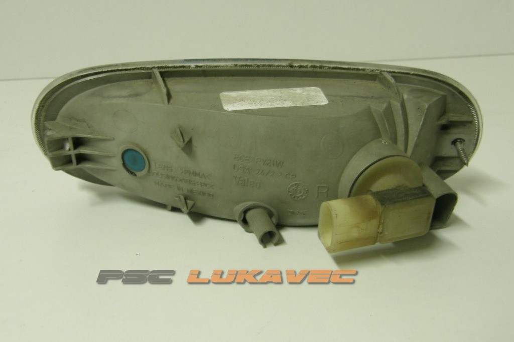 VW BUBA ŽMIGAVAC DESNI 2006.