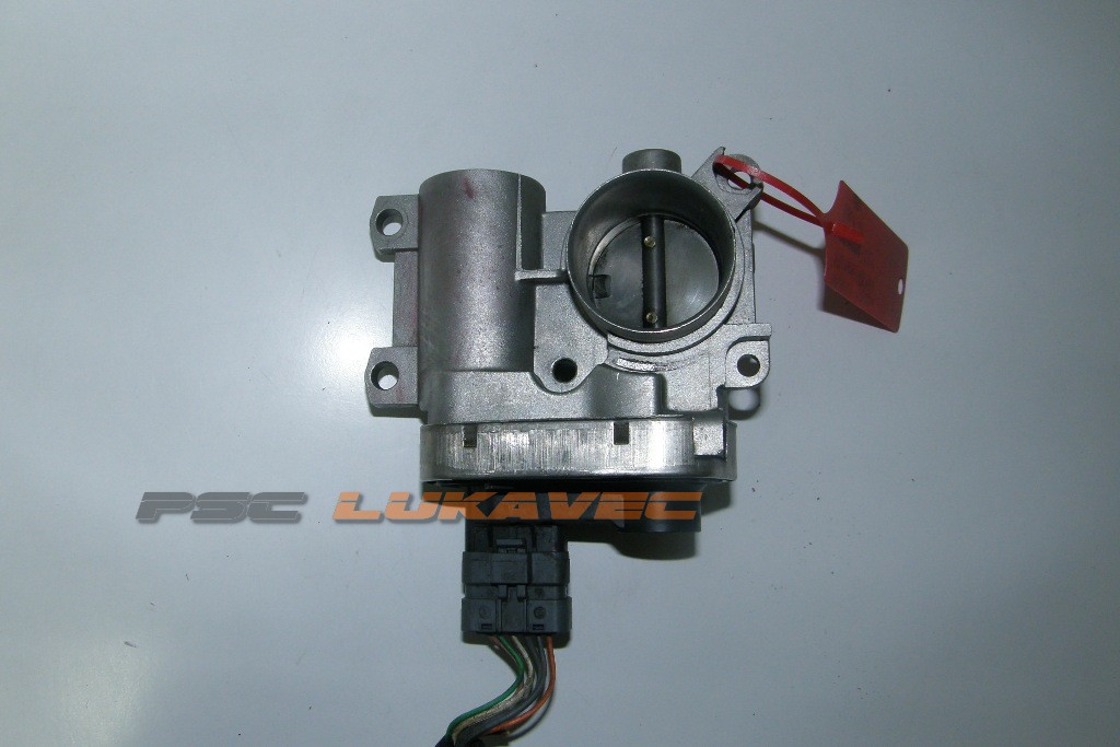 RENAULT KANGOO KLAPNA GASA ZAKLOPKA GASA 1.2 8v 8200067219