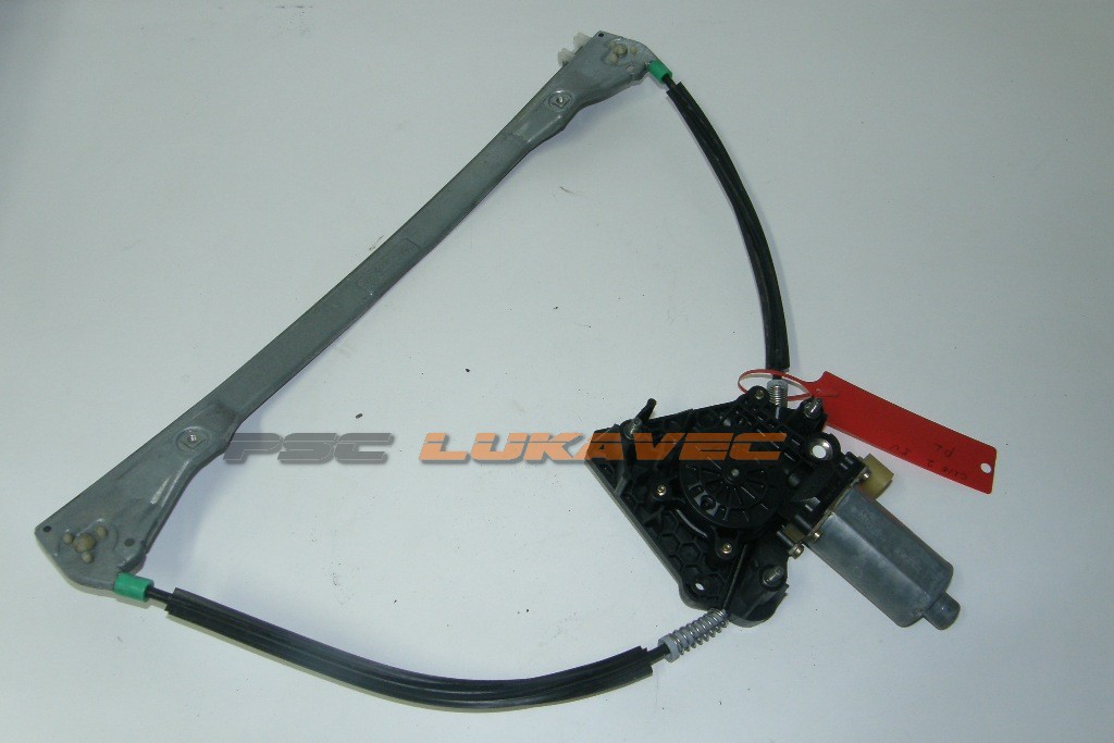 RENAULT CLIO 2 PODIZAČ STAKLA PL 0130821690 2004.