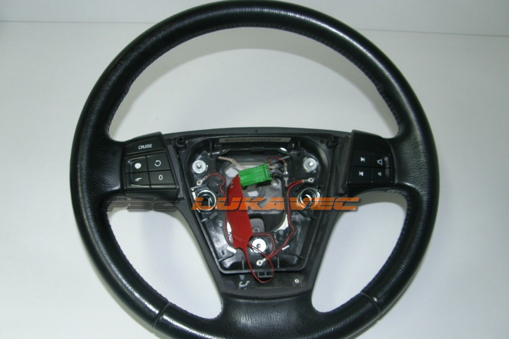 VOLVO VOLAN V50 MULTIFUNKCONALNI VOLAN 2008.