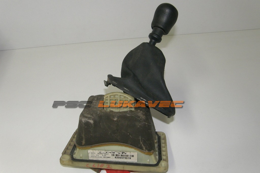 RENAULT CLIO 2 RUČICA MJENJAČA SA KOŽOM 8200470019 2005.