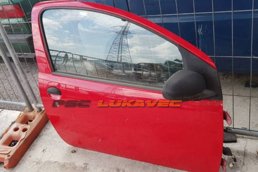 TOYOTA AYGO VRATA DESNA 2010.