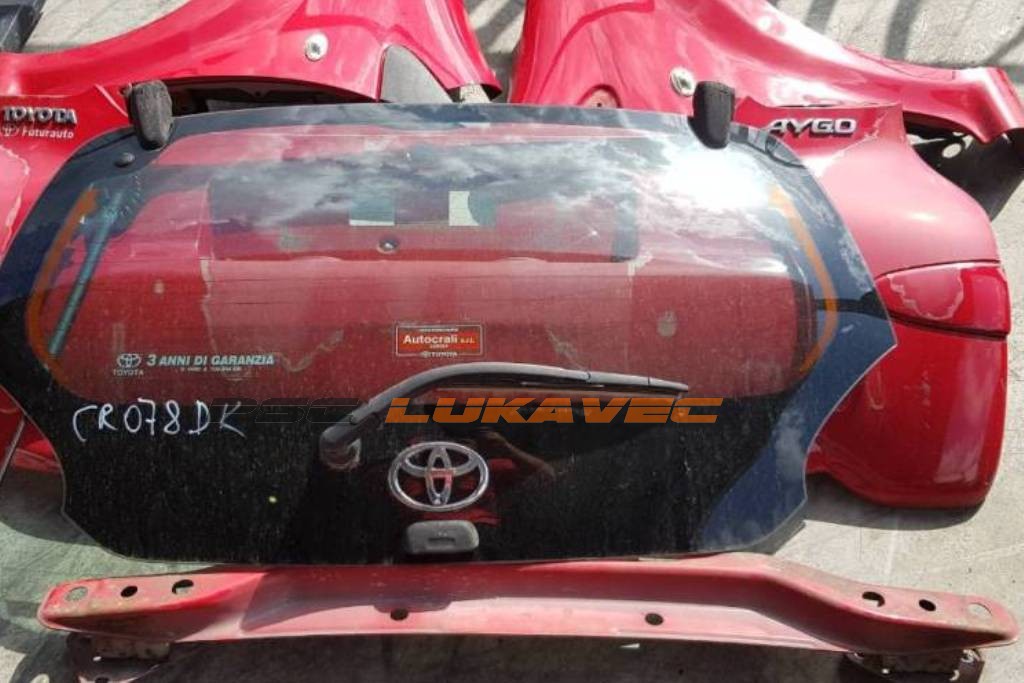 TOYOTA AYGO GEPEK VRATA 2010.