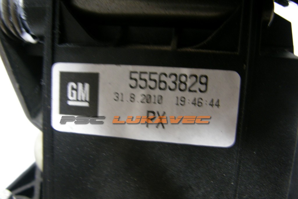 OPEL ASTRA J SAJLE MJENJAČA OPEL ASTRA J SAJLE BIRAČA BRZINA 2012.