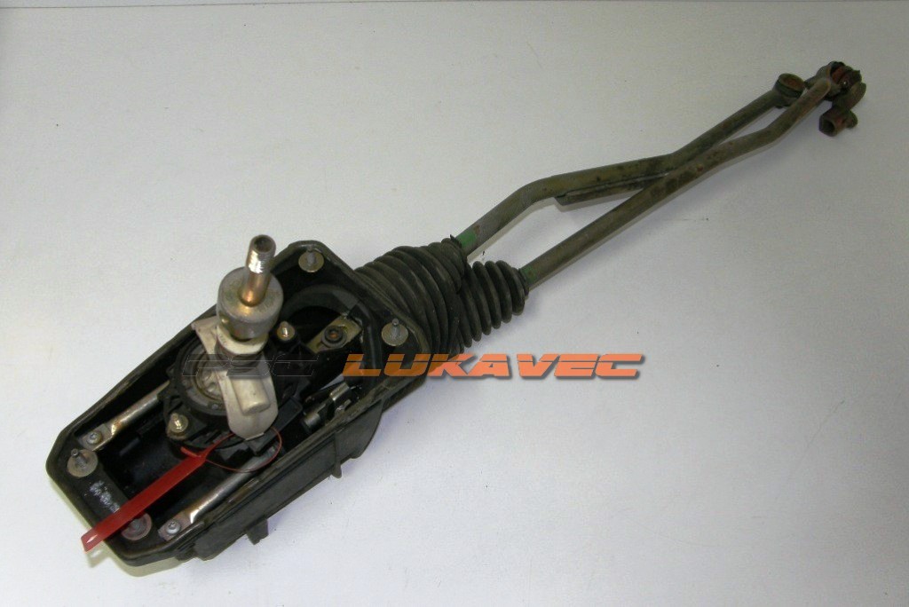 VW PASSAT KUTIJA MJENJAČA 5 BRZINA 85 kW 8D0711025AC 2001.