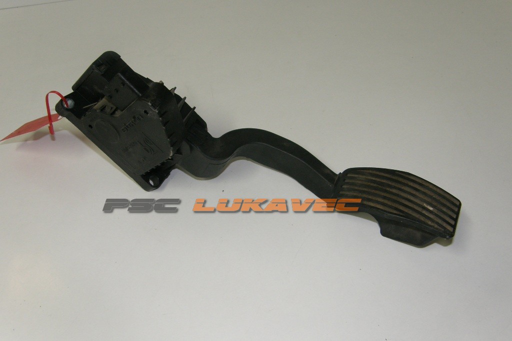 OPEL CORSA D POTENCIOMETAR GASA 1.2 59kW  55702020 2008.