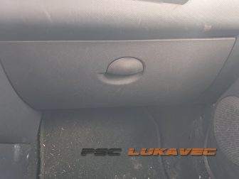 DACIA DUSTER PRETINAC SUVOZAČA DUSTER POLICA SUVOZAČA 2016.