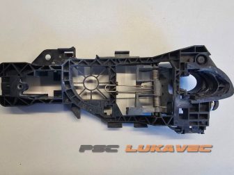 VW PASSAT B7 NOSAČ KVAKE VRATA PREDNJI DESNI 3C0837886J 2012.