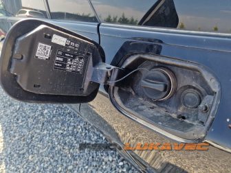 MERCEDES CLA POKLOPAC REZERVARA 2020.